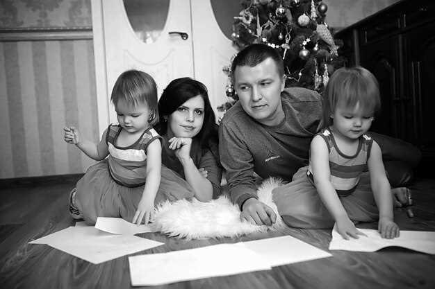 Фотографии из семейных архивов: редкие кадры детей и родителей