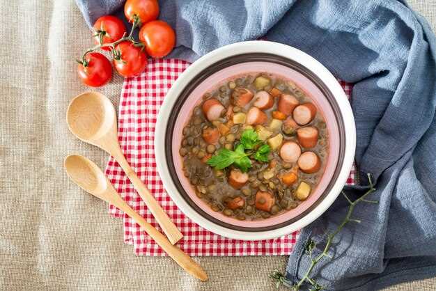 Процесс варки и особенности приготовления вкусного горохового супа с тушенкой