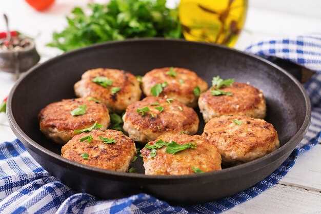 Какие мясо и жир лучше использовать для сочных котлет