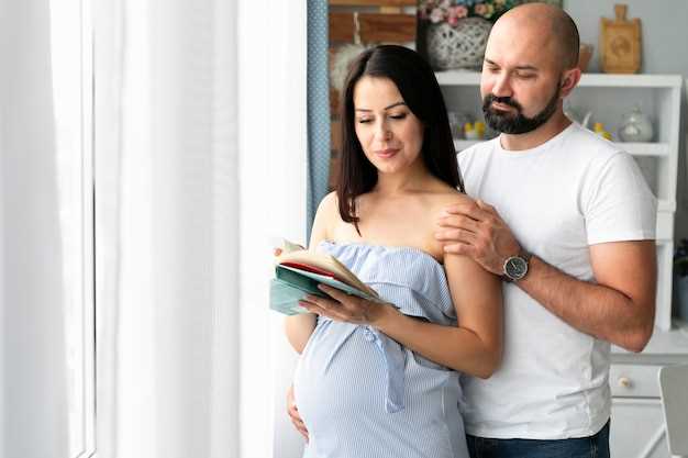 Какие книги стоит держать под рукой на родах и после них
