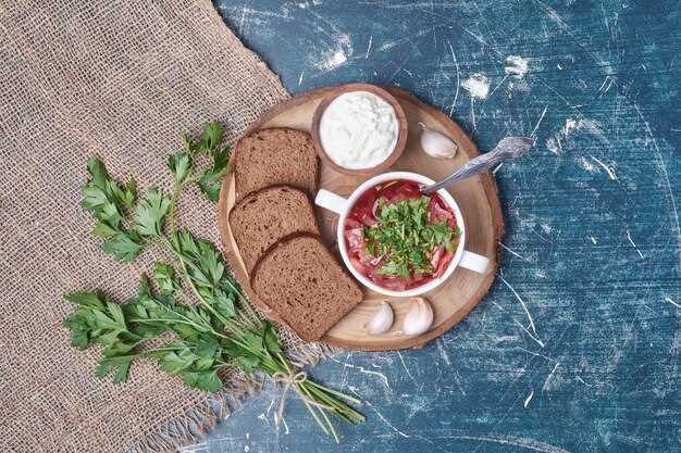 Паста с соусом из сныти и сливок