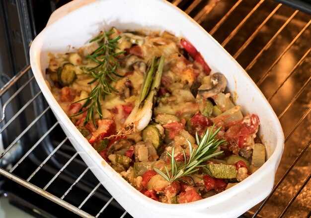Микс из брюссельской капусты и моркови в медово-горчичной глазури