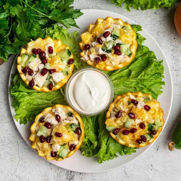 Классические варианты салатов с ананасом и грибами