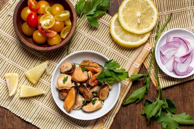 Греческий салат с маринованными грибами и фетой